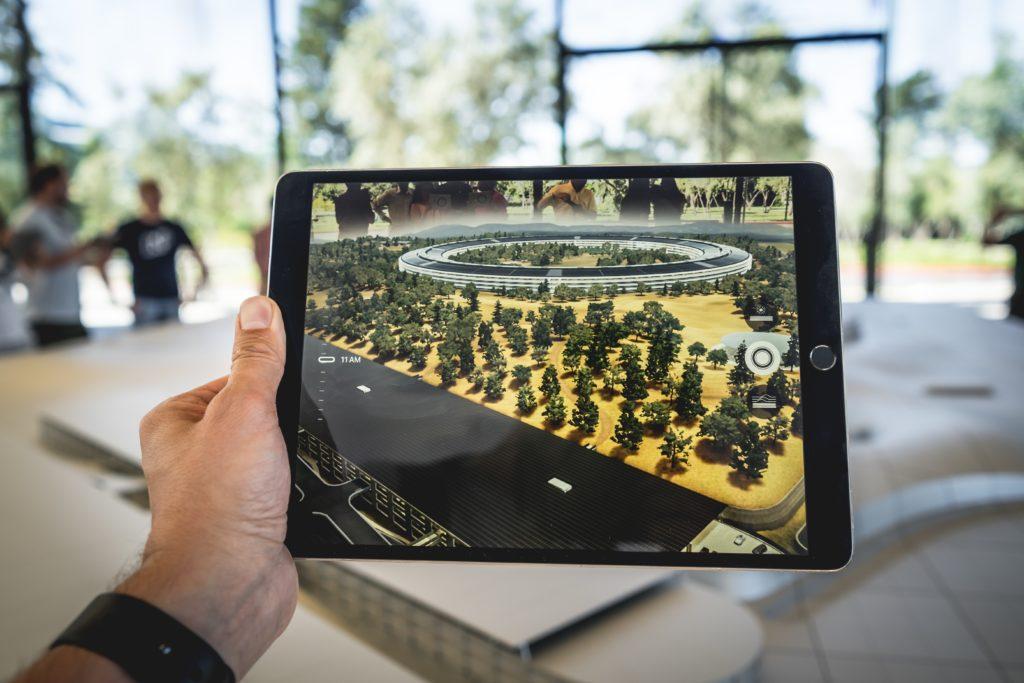 Augmented reality og virtual reality for events: AR kan helt bogstaveligt tilføje nye visuelle lag.